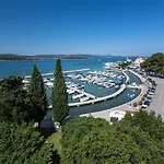 Ilirija Kornati ホテル 4*